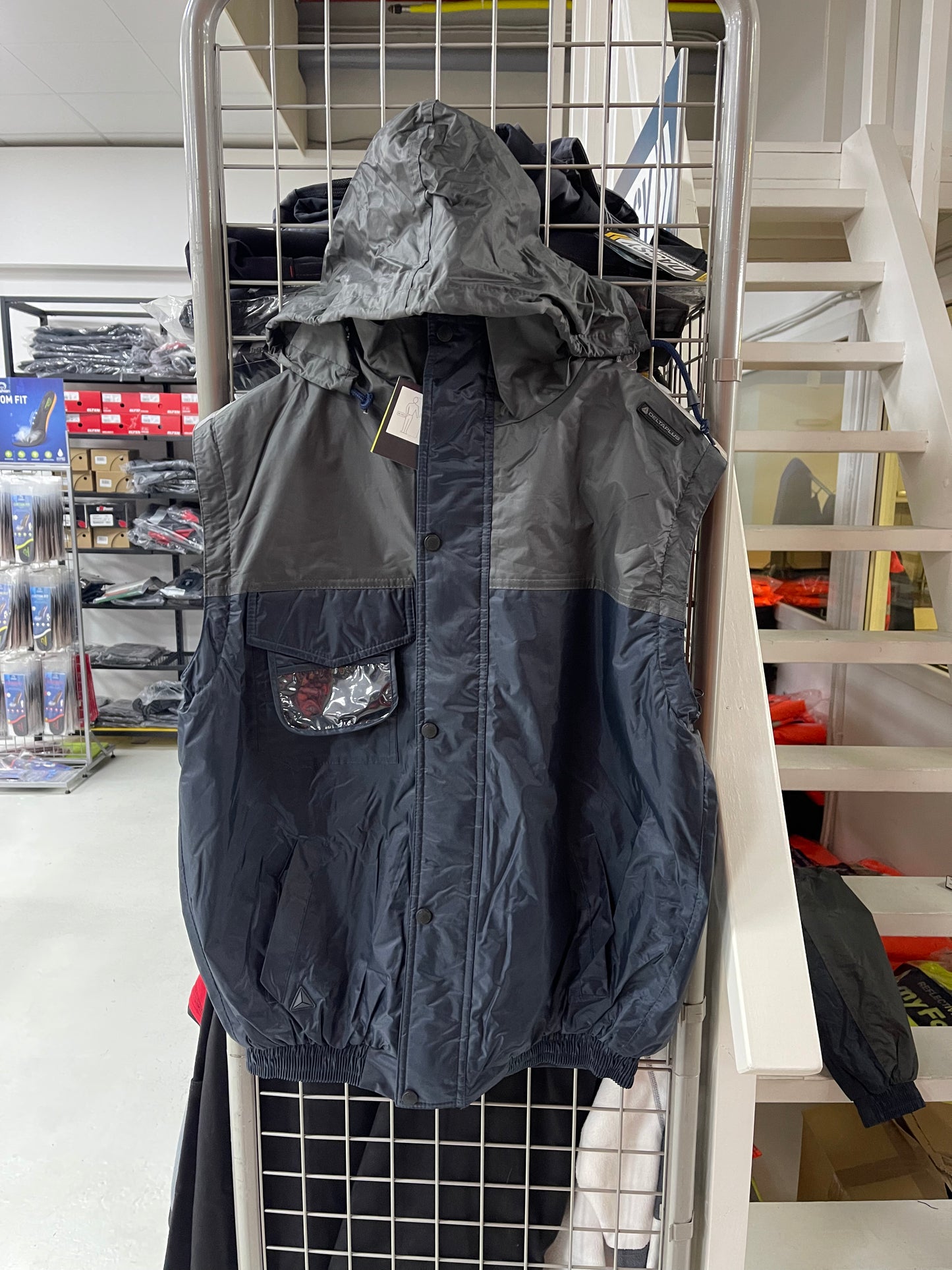 Deltaplus werkjas/bodywarmer 2 in 1 met capuchon ☔️🧢